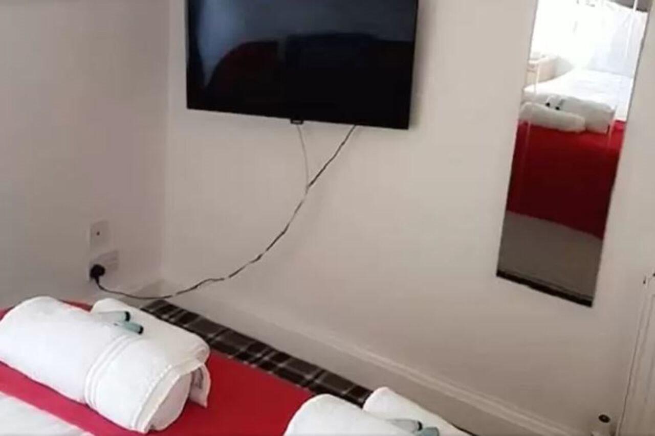Oyo Gothenburg Hotel Dunfermline Exteriör bild